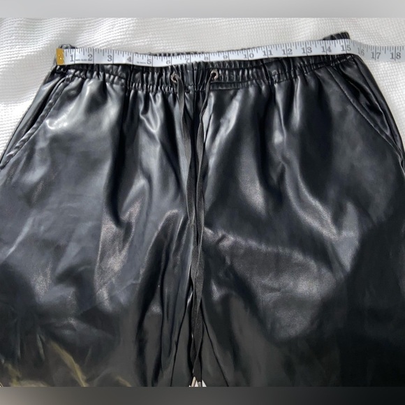 Women’s Laundry by Shelli Segal‎ faux Leather Joggers Pants size Large - Picture 4 of 12